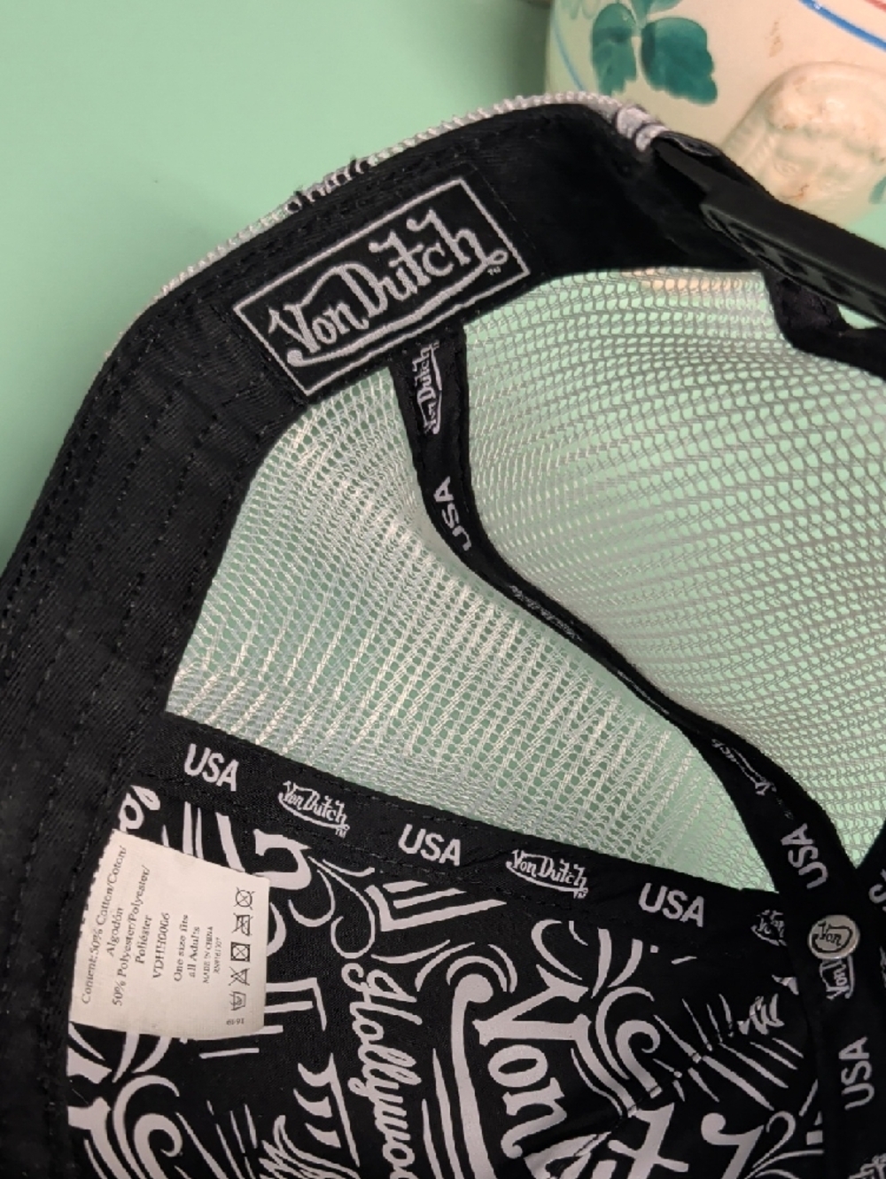 Von Dutch Black Trucker Hat with Multicolor Patch Artwork - Picture 6 of 6